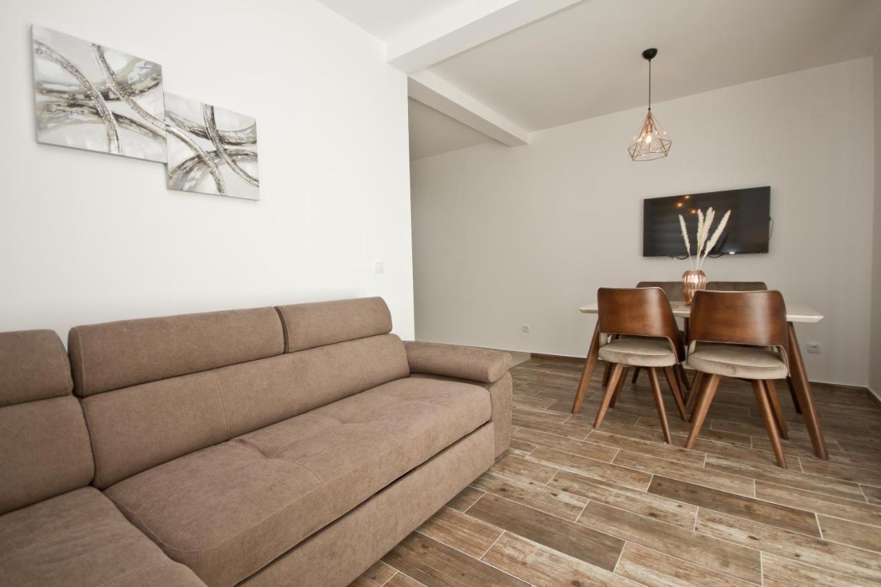 Igman Apartments Tivat Buitenkant foto