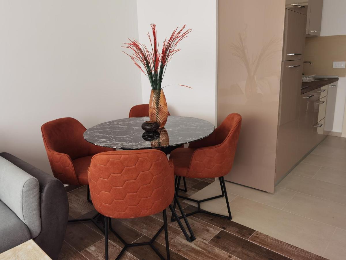 Igman Apartments Tivat Buitenkant foto